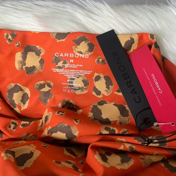 Carbon38 Printed Leopard 7/8 High Rise Leggings - Picture 7 of 9